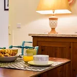Guestready - Fernando Pessoa * Lisboa